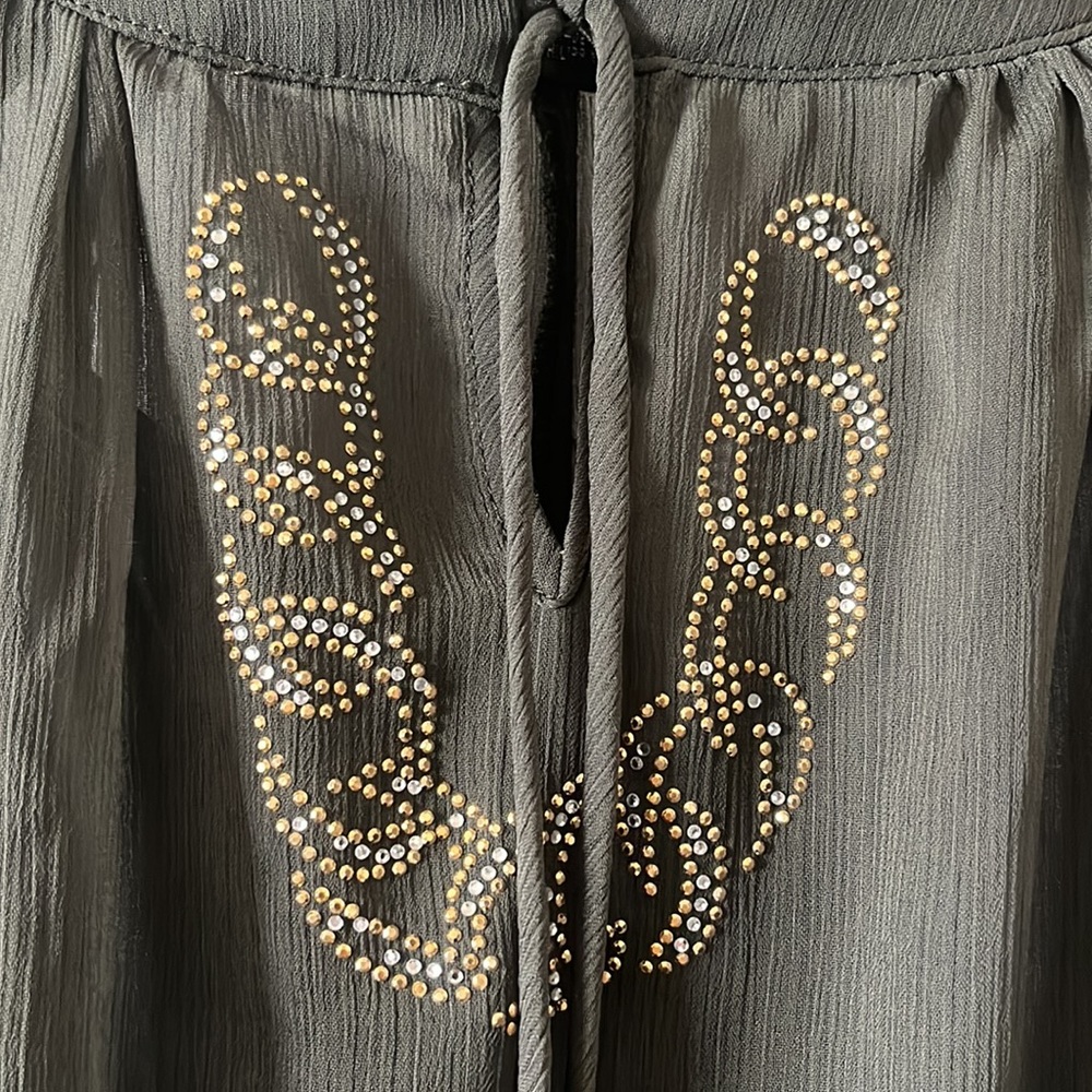 Open-Shoulder Blouse - Picture 2 of 5